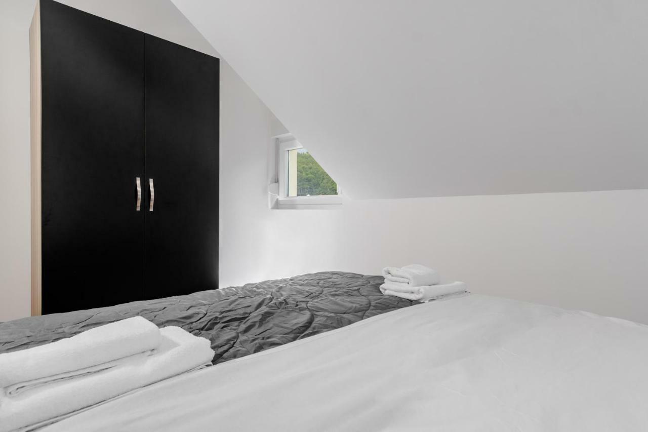 Apartments Mijo Dugi Rat Eksteriør billede