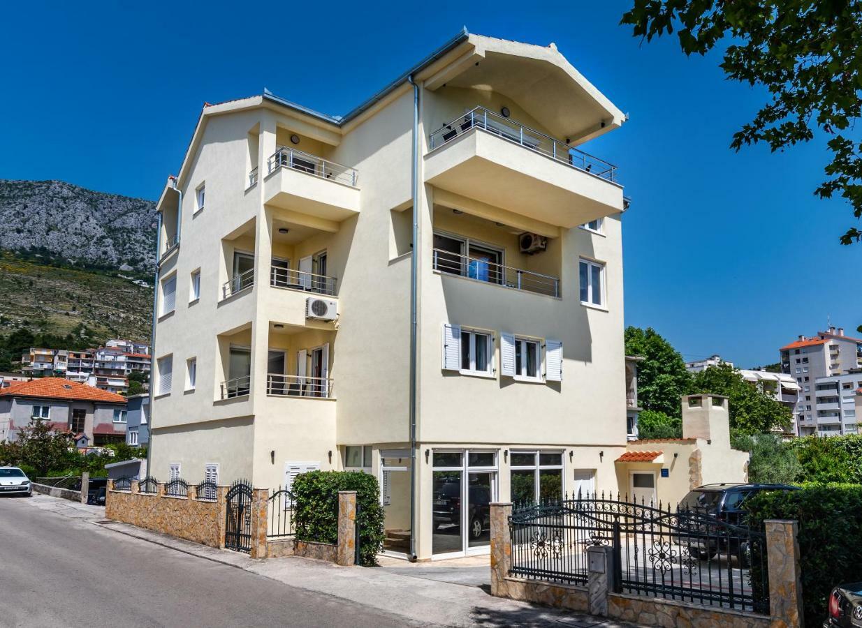 Apartments Mijo Dugi Rat Eksteriør billede
